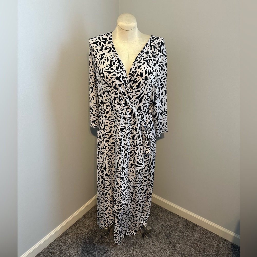 NWT Lane Bryant Black and White Patterned Wrap Dress